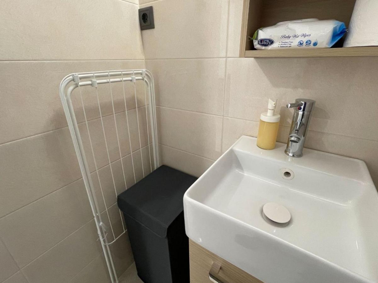 Our Little 1 Apartment เอเธนส์ ภายนอก รูปภาพ